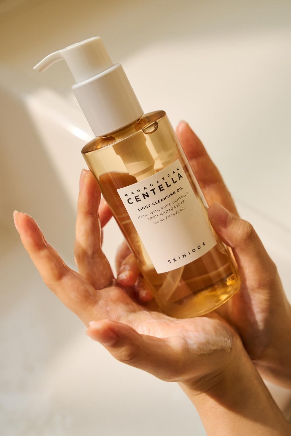 Skin1004 Madagascar Centella Light Cleansing Oil, 200ml product image 3
