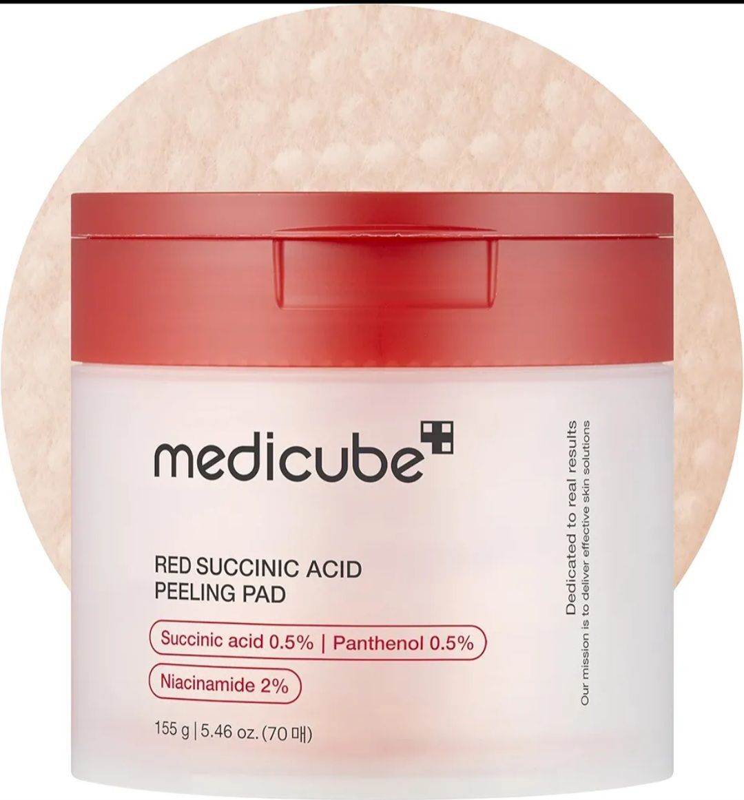 Medicube Red Succinic Acid Panthenol Facial Peeling Pads product image 2